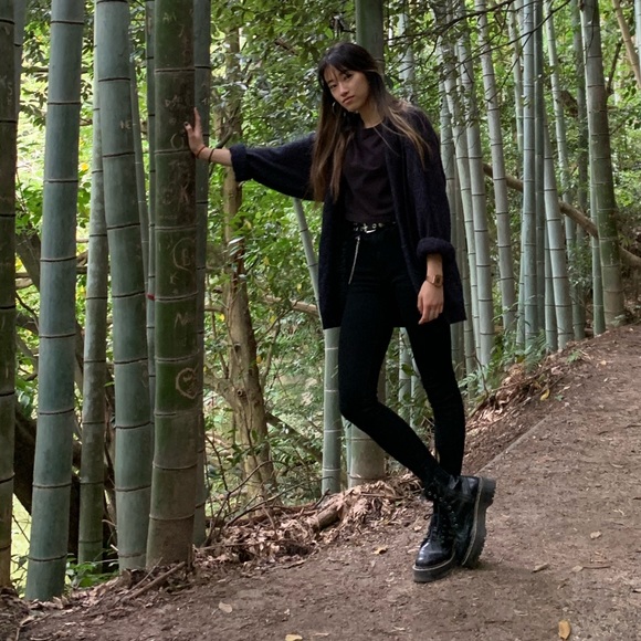 Meet your Posher, Lillian - Picture 1 of 1